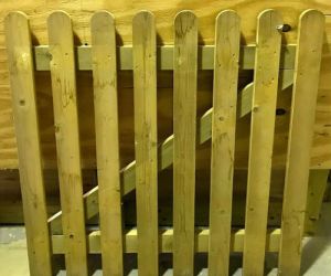 Nailed Wicket Gate .900 x .900 L/H round